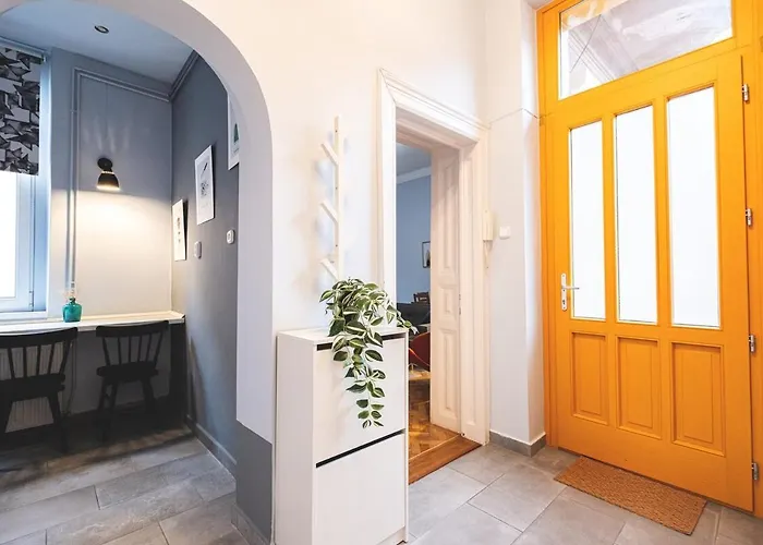 Apartment Charm Cozy Nest