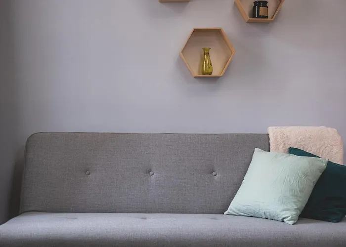 Charm Cozy Nest *