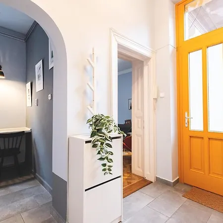 Lägenhet Charm Cozy Nest
