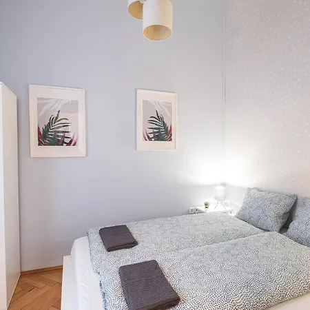 Charm Cozy Nest 아파트