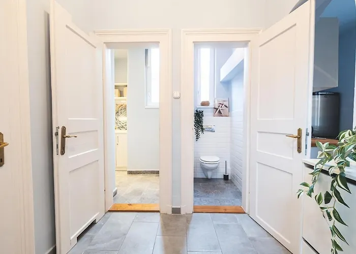 Charm Cozy Nest Apartman *